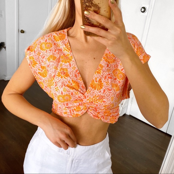 Zara Tops - 🍊 ZARA ORANGE PINK FRONT TWIST CROP TOP!